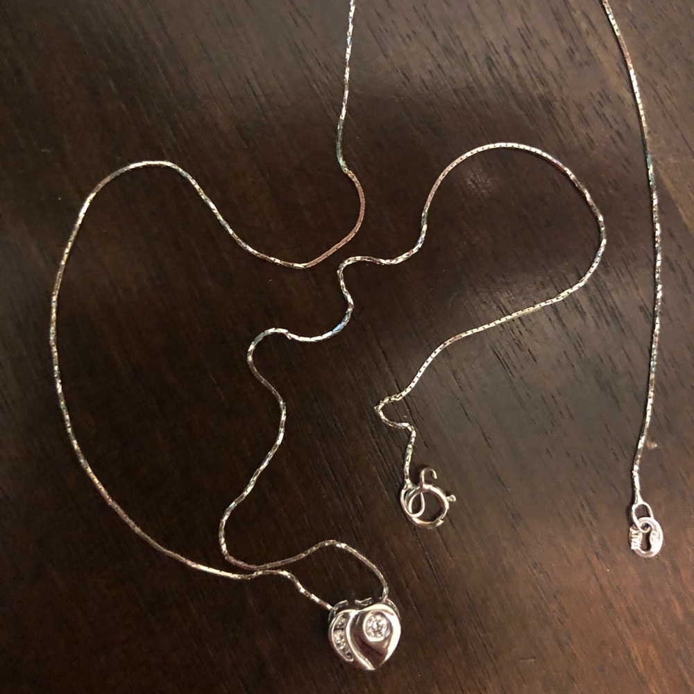 18K white gold heart necklace.